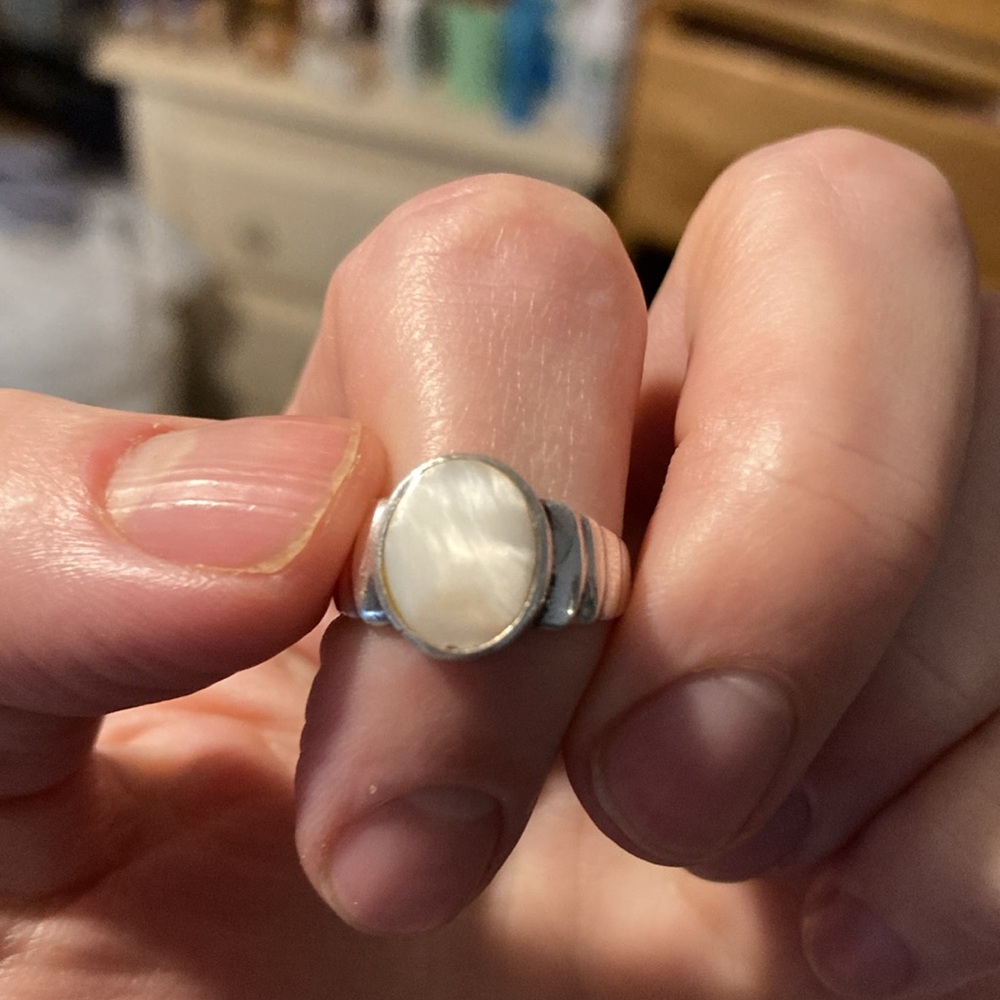 Vintage Sterling Silver Mother of pearl ring 4.5